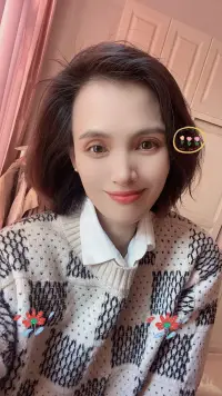 人在任何時候都不應該把人生的主動權寄托在另一半的良心上，否則如果你遇人不淑，就大概率會輸得一敗涂地。

人性經不起考驗，人也不應該堵死自己的退路，所以只要有機會就一定要抓住掙錢的機會，給自己留足存款，這才是一個人生存的底氣。

如果你任何時候都有轉身離開的硬氣，你就不會在任何一段關系中受盡委屈。配圖