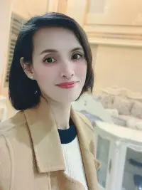 沒有一個人會陪我們到老，每個人都要學(xué)會自己獨立成長。

不要把情感寄托放在任何一個人身上，一個旅程結(jié)束了要學(xué)會平靜地接受那些要離開的人，淡然地等待下一個進入我們生活中的人。配圖