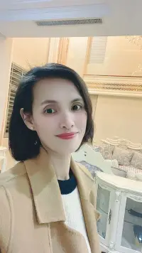 活得通透的人，沒有特別想維持的關系，也沒有特別想要的東西，走近的人不抗拒，離開的人不強求，就連吃虧都懶得計較！

時間不言不語，卻能見證真情，歲月悄聲無息，卻能看透人心！配圖