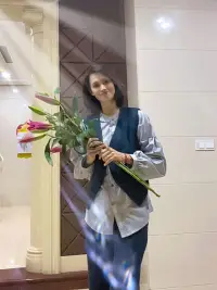 在這個世界上，我們沒法去改變別人對我們的態(tài)度，但是我們能改變自己的狀態(tài)。

越是不被愛的時候，越要好好愛自己。當(dāng)一個人開始愛自己的時候，別人才會愛你。

任何時候，都不要因為別人而懷疑自己，懲罰自己。配圖