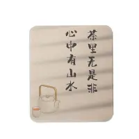 30 多岁能开悟的人
必然经历了常人意想不到的巨大痛苦
大喜大悲，然后大彻大悟

40 多岁能开悟的人
则往往被认为是有慧命加持
积累了丰富的人生阅历和经验，心智成熟
能够以更加深邃的视角去审视生命
从而使灵魂得以演变进化

孔子言：“五十而知天命”
人有两条命，一条是身命，另一条则是慧命
找到自己的慧命
既是找到了自己天命之所在
人生最晚也要在50岁找到自己天命之所在

人生中的每一次经历，无一不在启发着我们
让每一个生命走向灵性觉醒和开悟
生命中一切都在历练你的心性
提高你的层级，增长你的智慧
只是大多数人迷失在凡尘俗事里
忆不起自己的使命，看不清生命的本质

弘一法师说：
你所经历的一切
是上天通过苦难让你增长智慧
命运需要你成长的时候
总会安排一些让你不顺心人和事来唤醒你
苦到尽头便是悟
但是，千万别因为这个苦
而背离大道，走入歧途


不管多少岁
能够觉醒开悟且越活越好的人
他们深谙龙骨精神
这是一种无形无相却无比强大的能量
拥有这种精神的人，生命力旺盛
无需外界支撑，便能独自闪耀
黑暗对他们而言，不是障碍
反而是冲破限制，奔向究竟光明的助力

当你重新链接到内在的生命源动力
从“向外界索取”变成“向内心探求”
激活了自己生命的潜能
你才会体会到那种无可言说的大悟大喜配图