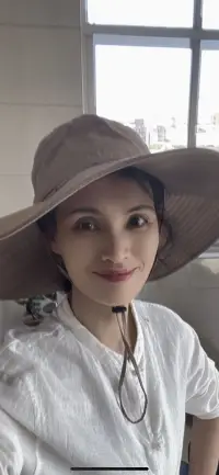 每个人都有自己的角色和人生，只有当他演好自己的角色时候，他才会拥有一个快乐的人生。

如果我们想让自己拥有快乐，幸福的人生，我们就要找到自己的角色，而不要去模仿别人。

接纳最真实的自己，才能活出精彩！❤️肖老师配图