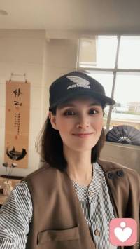 离婚的创伤，是非常大的，可以说要扒你三层皮，都不止。所以，我经常强调，能挽救的婚姻，一定要去挽救，不要随随便便去离婚。

真到了婚姻无法挽救，必须要离这个婚，那我们也要好好的去结束，去过好接下来的人生。

先要给自己一个疗愈的时间，去恢复自我，找寻自己。配图