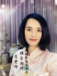 母亲的好情绪，给我们安全感

看过这样一个调查：

83.2%性格内向、唯唯诺诺、没有主见的男孩，87.4%性格急躁、悲观消极、情绪敏感的女孩，背后都有一个严厉刻板、脾气暴躁的妈妈。

母亲情绪不好，养出来的孩子也很难有安全感！配图