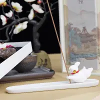 人都有自己的缺点和不足，夫妻之间要学会接纳对方的不完美，不要过分挑剔。

比如，伴侣可能有点粗心大意，经常丢三落四，这时要以包容的心态看待，而不是一味地指责。配图