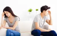 婚姻里许多女人的不幸多来源于格局太小，太看重小情小爱，而忽略了自身的成长！❤️肖老师配图