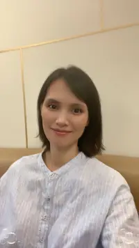 爱情本就是女性一生的妄念，所谓忠诚也是人性道德金字塔顶端的可望不可及之处。

​女性一生如果朝圣爱情的忠贞，一般都是求而不是地备受煎熬。

​女性一生最应该做的只有一件事情，那就是不遗余力地发展自己，其他都是来为我们助力的，能要就留下，不能就要勇敢的丢掉！