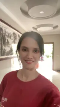 生命的发生是恩典，不是自然的获得

生命如涓涓之流，从我们身上流过看似简单流过去，充满着力量和韵律。

它不曾强制命令我们任何任务和目标。它赋予我们的只有无限的自由。

我们可以的任由内在的冲动去谱写自己生命的意义。

但由于我们不懂生命之流的力量、韵律及意义，所以承受着众多身心灵的困扰。

如果有一天我们开始思考生命为何意义为何，那么我们的生命从此必定不再是一直以来的那样存在众多的限制、束缚、不自由自在的路程。
