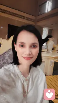 💕抑郁治疗的关键良药就是让孩子快乐。

所有父母应该把孩子健康快乐地活着作为应对孩子抑郁的第一位，只有活着其他才有意义，孩子的未来才有无限可能。

父母在和孩子互动中，我们应该放下很多期待，给孩子自由，培养孩子爱自己，爱生活的好习惯，让孩子成为自己，而不是把孩子控制成为自己想要成为的人。配图