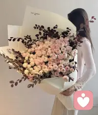 ??終極吸引力：讓你活成了讓人“舍不得離開”的人

有人總擔心：“我配不上TA怎么辦？”

其實答案很簡單：去成為一個“有生命力”的人。

有熱愛的事（哪怕只是養花或健身），有穩定的情緒，對生活保持好奇。

這樣的人，自己就是光，自然吸引人靠近。

愛情不是追來的，而是你走在自己的路上，恰好遇到了同頻的人。配圖
