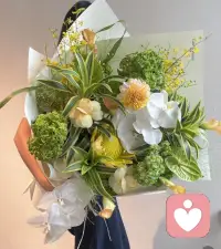 ??心理學有個叫失望性情感隔離——當一個人她承受了巨大的情感滄桑后，為了保護自己，大腦會啟動一種解離的行為。

會下意識的對那個傷害你的人不會產生任何期待。就是傷心到極致的那一瞬間逼自己把所有的情緒完全切斷。


哀莫大于心死，女人的沉默是心底最大哭聲，這是很多男人無法意識到的。

如果一個女人還在積極的拯救自己，努力的去修復自己的身心健康，那這個女人是非常了不起的，她一定會涅槃重生。

魯迅說:唯有真正的勇士才敢于直面慘淡的人生。

而一個女人看透了人性的黑暗的真相，獨自熬過心路的歷程之后的女人還就選擇熱愛生活，她怎么不是生活的勇士呢！配圖