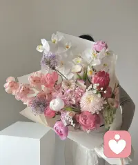 ??現實生活中，我們太多時候活在抗拒中——抗拒自己的不足，抗拒他人的成功，抗拒生活的不公。

這種抗拒消耗了我們絕大部分能量。

河水流淌，不抗拒任何阻礙，卻能穿石劈山。

學會接受，不是認命，而是一種更高級的智慧。配圖