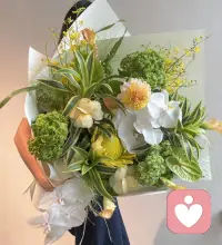 ??婚姻本是一場合作，好的婚姻都是各過各的，你好了，婚姻就是錦上添花，你不好，婚姻就是雪上加霜。

?不管和誰過終究是和自己過，一個人若無法與自己和解、失去成長的能力，即便換遍所有人，仍難獲得真正的幸福。

婚姻并非拯救孤獨或填補內心缺失的工具，而是兩個獨立個體的同行，說到底，還是你一個人的修行。

?所以，從現在開始，不論你的婚姻幸與不幸，無論發生任何事情，你都要有讓自己快樂起來的能力，學會自愛、自立，才能在任何關系中保持清醒與從容。

記住，別人給的只能叫施舍，自己有才是王道。配圖