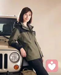 婚姻如同一道门，门外看皆是幸福，但穿过门后，才发觉婚姻就是场人性的较量。配图