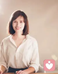 ​千万别为了迎合暗影，去掐灭自己的光。


​守住你清透的磁场，

只管自顾自地照亮夜空就行！配图