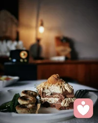 前方總有未知的風(fēng)景迎接你的到來，總有未知的領(lǐng)域等你去探索。

       生活很美好，不憂過去、不畏將來，懷著希望勇敢前行，你終將到達(dá)遠(yuǎn)方，看到不一樣的風(fēng)光。配圖