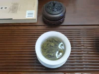學習是最有用的，抱怨是最沒用的。配圖