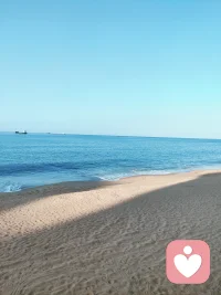 我們生命的前半輩子或許屬于別人，活在別人的認為里。
那就把后半輩子還給我們自己，去追隨自己內在的聲音。
“別人的生活只是故事，自己的生活才是日子。”配圖