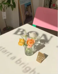 堅持初心，砥礪前行
  讓自己更接近理想中的自己
  不在于要比別人優(yōu)秀
  而在于讓自己一天比一天好配圖