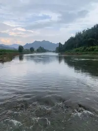 千秋做卷，
山河為答如果奇跡有顏色，
那一定是中國紅愿這盛世無波瀾
歲歲年年皆長安??配圖