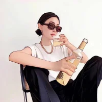 《生活的感悟》

生活，如同一場盛大的舞臺劇，每個人都是主角，演繹著各自的故事。

在生活的舞臺上，我們經歷著喜怒哀樂、悲歡離合。有時，陽光明媚，一切都顯得那么美好；有時，風雨交加，讓我們感到疲憊和困惑。然而，正是這些起起落落，構成了豐富多彩的人生。

我們在生活中不斷成長，學會了堅強和勇敢。面對困難和挫折，我們不再輕易退縮，而是勇敢地迎接挑戰，努力克服。每一次的經歷都是一次成長的機會，讓我們變得更加成熟和自信。

生活也教會了我們珍惜。我們明白了時間的寶貴，懂得了珍惜身邊的人、事、物。那些曾經被我們忽視的小細節，如今變得格外珍貴。我們學會了感恩，感恩擁有的一切。

同時，生活讓我們懂得了寬容和理解。人與人之間難免會有摩擦和矛盾，但當我們學會站在對方的角度去思考問題時，就能更好地理解他人，減少沖突。

在這個喧囂的世界里，我們也逐漸學會了內心的寧靜。在忙碌的生活中，找到屬于自己的片刻寧靜，傾聽內心的聲音。這讓我們更加清晰地認識自己，找到真正的方向。

生活并非一帆風順，但正是這些曲折和坎坷，讓我們的人生更加精彩。我們在生活中體驗著各種情感，收獲著無盡的智慧和感悟。

讓我們懷著對生活的熱愛，繼續前行，用心去感受每一個瞬間，讓生活的舞臺上綻放出屬于我們的光芒。配圖