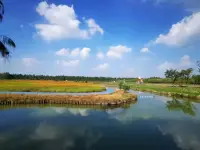 孩子們的一些行為常常讓父母覺得疑惑：他們一方面嚷著“不要你們管”，另一方面又會激烈地指責父母“你們為什么不關心我”。因此，父母需要了解青春期孩子的行為特點，才能為如何與他們相處提供一些線索。

                                   ——趙瑩瑩配圖