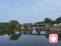 纠结，不妨找一段时间，一个安静的场所，放下所有的干扰，就纠结的事儿进行深度思考。配图