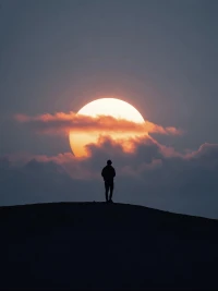 这世界上只有一种人会无缘无故对你好，那就是你上辈子对他好的人。爱往者爱返，福往者福来。
但如果人家对你好，你不懂感恩，等还完了这份因果，你们就两不相欠，这份情谊今世了结。因为从宇宙总能量的角度来讲，没有谁是真正亏欠谁的。配图