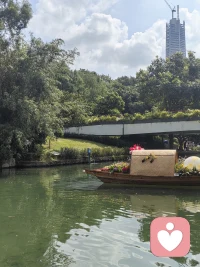 我有一种思考。
心理健康的理想之路是什么？父母的良好基因，良好家庭氛围，平坦的成长之路，健康的关系，完美的人格。你发现我们没有一个阶段可以选择和控制，都是开盲盒的感受。
这说明我们的人生就是一次探索旅行，带上体验感和兴奋感出发。