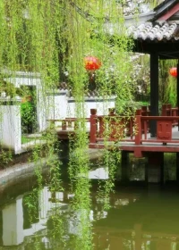 夫妻生活就是瑣碎的和具體的，即使生活再苦，環(huán)境再簡單，但都不能省略夫妻在一起說廢話和情話的環(huán)節(jié)，只有這樣，婚姻才有了生機(jī)和活力。”配圖