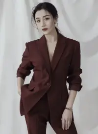 如果你正面臨選擇和彷徨，我愿意分擔和傾聽你的內心，老師擅長親密關系挽回與修復，也希望能夠幫助你解決這個問題。配圖