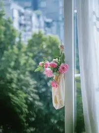 巨蟹座近來對于這段感情，請勿獨鐘，明知不可能卻放不下！深深地執念讓我想擁有，即使錯誤的選擇也要堅持下去！配圖