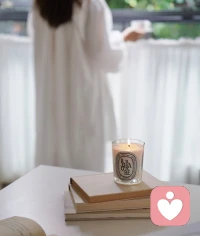 当你开始完全尊重自己，幸福不需要向外求。
它会像阳光一样，自然洒进你亲手腾空的房间。配图