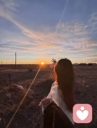 “风轻轻说 别追问太多 花开花落 都有它的因果 ”