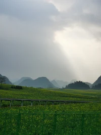 找不到答案的時候，就去看看世界吧，岀發 永遠是最有意義的事，生活有望穿秋水的等待，也有意響不到的驚喜！配圖