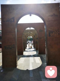 情緒穩(wěn)定不只是表面的平和，更是一種深層次的轉(zhuǎn)變。這種轉(zhuǎn)變需要強(qiáng)大的內(nèi)在信念作為支撐。只有當(dāng)我們真正意識(shí)到自己的目標(biāo)，并且愿意為之付出努力時(shí)，才能實(shí)現(xiàn)真正的知行合一。

深入理解了情緒穩(wěn)定的本質(zhì)，我們可以更好地認(rèn)識(shí)到，要達(dá)到這一狀態(tài)，需要的不僅僅是對(duì)理論知識(shí)的了解，更重要的是內(nèi)在動(dòng)力的培養(yǎng)和信念的建立。通過(guò)不斷地實(shí)踐和自我提升，我們能夠逐步實(shí)現(xiàn)情緒穩(wěn)定，近而進(jìn)階更上一層的生活，也許是精神層面，也許是物質(zhì)層面。

記住，強(qiáng)大的愿力會(huì)幫你實(shí)現(xiàn)，也能托舉起你心中柔軟的地方。一定要在事上去磨練自己。配圖