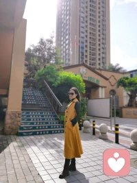 不被時代、他人“拿捏”的方式，就是活在具體里，活在真實里，理直氣壯地，按照自己的意愿活。
                                                  一一《俗女養(yǎng)成記》配圖