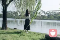 一個人總是在原地打轉，就隔絕了一切好運降臨的可能。
眼前的生活固然穩妥，但是跳出去才能領略命運的波瀾壯闊。
去沒去過的地方，見沒見過的人，做沒做過的事，持續地嘗試與突破，終將讓你和好運撞個滿懷。
很多人的孤獨其實是中年封閉，它會讓一個人僵化。中年人最快的轉運方式：走出去。配圖