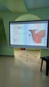 努力的意义，不在于一定会让你取得多大的成就，只是让你在平凡的日子里，活得比原来的那个自己更好一点。配图