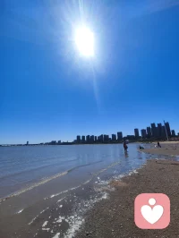 當(dāng)我們不再把很多東西當(dāng)做理所當(dāng)然，而是懂得去真誠感謝和珍惜的時候，我們的人生也更有溫情。配圖