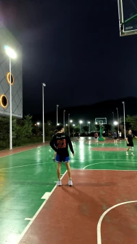 我在找尋一些年少記憶，或者說，生命力。配圖