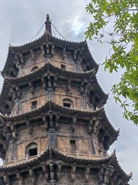 戀愛是一個開始而不是終點，它是一個過程，而這個過程是需要學習的，談戀愛必須以友誼為基礎，朋友關系是平等，互相尊重有界限的，接受、尊重、愛，人際關系的基礎是我接受他的存在。