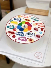 假如你認為自己必須擁有幸福和諧的家庭關系，但事實上你的家庭關系一點都不好，那你的觀念就會讓你覺得生活悲慘不幸福，追求幸福的家庭關系沒有錯，愛美想擁有一大幫朋友也沒有錯，希望名利雙收更沒有錯，但是一旦你認定生活必須是某種樣子時，你就會陷入煩惱中。配圖