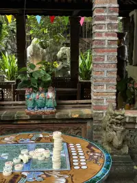 心理迷戀癥是一種心理現象，指個體對某個人或物體產生強烈情感和投注的心理狀態。這種迷戀可能會導致思維和情感上的扭曲，以及對迷戀對象的過度關注和投入。
心理迷戀癥通常包含以下特征：

1. 強烈的情感投入：個體對于迷戀對象表現出極度的情感投入，常常在思考和行為上表現出與正常情況下不同的方式。

2. 過度關注：個體對迷戀對象過度關注，常常主動尋找與迷戀對象相關的信息、活動等，將其放在生活的中心位置。

3. 扭曲的思維：個體在心理迷戀癥狀態下，可能會對迷戀對象產生過度理想化或者過度簡化的認知偏差，喪失客觀判斷能力。

4. 忽視現實：個體可能會忽視迷戀對象的一些缺點或不利因素，過度強調他們的優點，將其看作是完美的存在。配圖