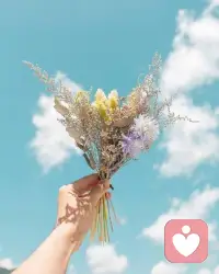 生活是一本厚重的書，?需要我們慢慢品讀，?細細品味其中的酸甜苦辣。?配圖