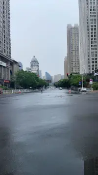 人与人之间，不真诚，就无法相处，不珍惜，就不能长久，不沟通，就无法交流。最怕的不是产生误会，而是有了隔阂。配图