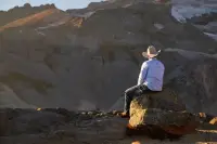 研究發現，真正幫助一個人成功的，不是金錢與名望的積累，而是良好的情緒。配圖