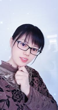 有严重自卑情结的人，不一定都表现得安静、顺从、内敛，与世无争。有时，一个人举止傲慢，表现强势，夸夸其谈，其实也是在用外在的优越感来掩饰内心的自卑。配图