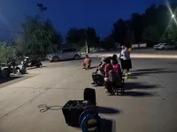 重拾兒時記憶
銀幕映輝，星空閃耀，露天電影，鐫刻時光記憶！配圖