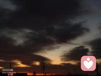 你不能改变任何人但是可以做三件事，李中莹
你不能改变另外一个人，可是你可以做三件事，
第一改变你自己，
第二自己做一些事让对方愿意改变，有感觉想改变，
第三为自己做些安排，不管他改变不改变，
再也不影响你人生成功快乐，你走你的人生路，我活我的人生，配图